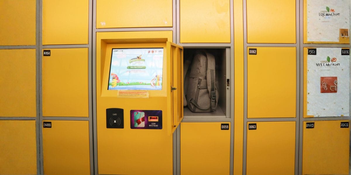 Smart locker